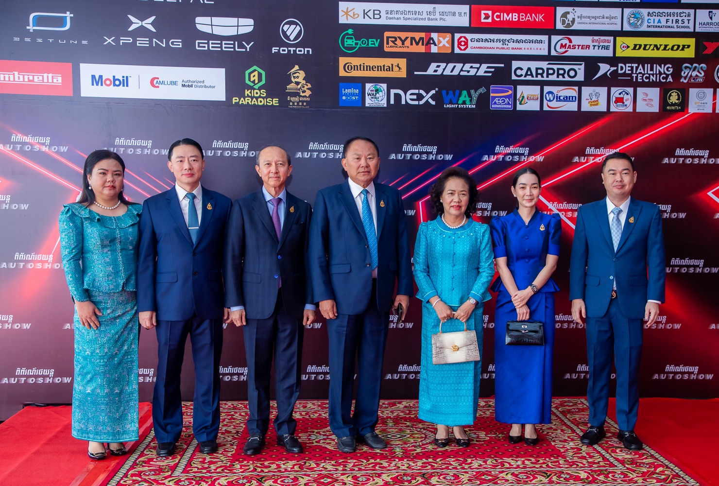 Neak Ouknha Kuon Thida group photo.jpg